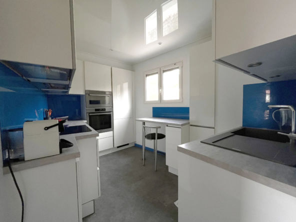 À vendre : Studio rénové à Corsavy avec vue exceptionnelle