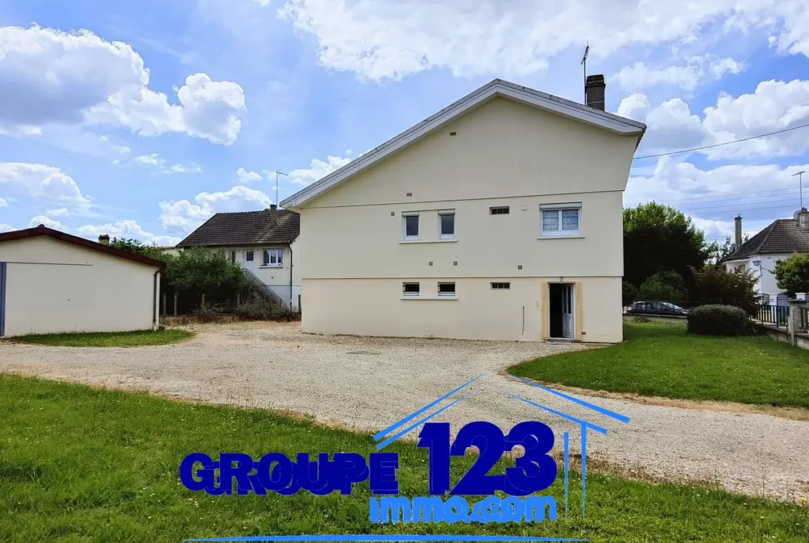 Charmant Pavillon Familial à Charmoy - 145 000 € 