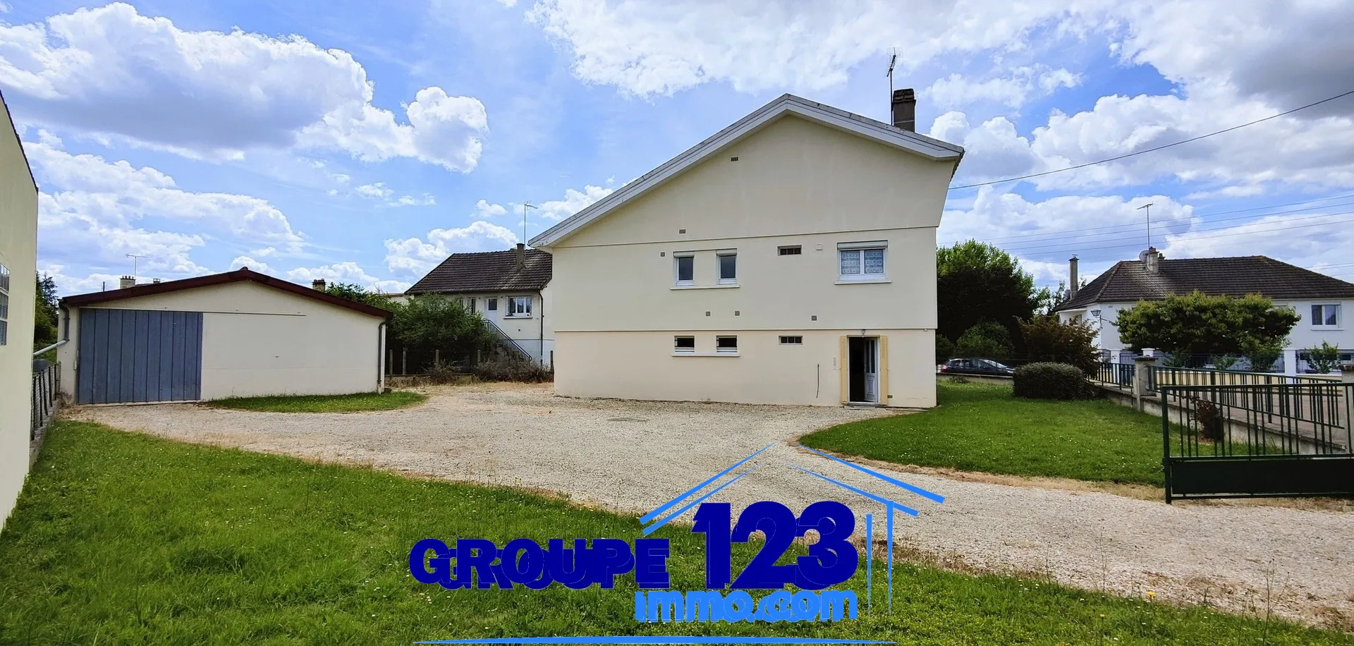 Charmant Pavillon Familial à Charmoy - 145 000 € 