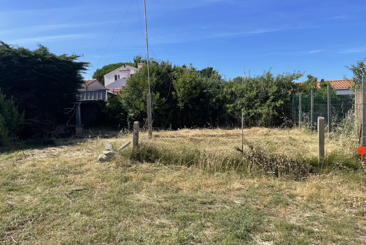 Terrain de 535 m² à vendre à Barbatre, proche de la plage 