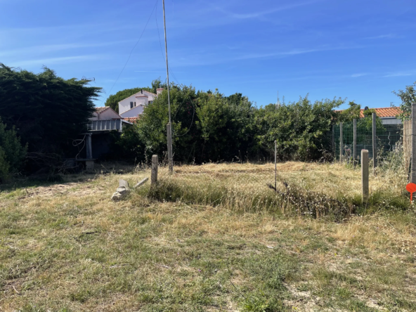 Terrain de 535 m² à vendre à Barbatre, proche de la plage