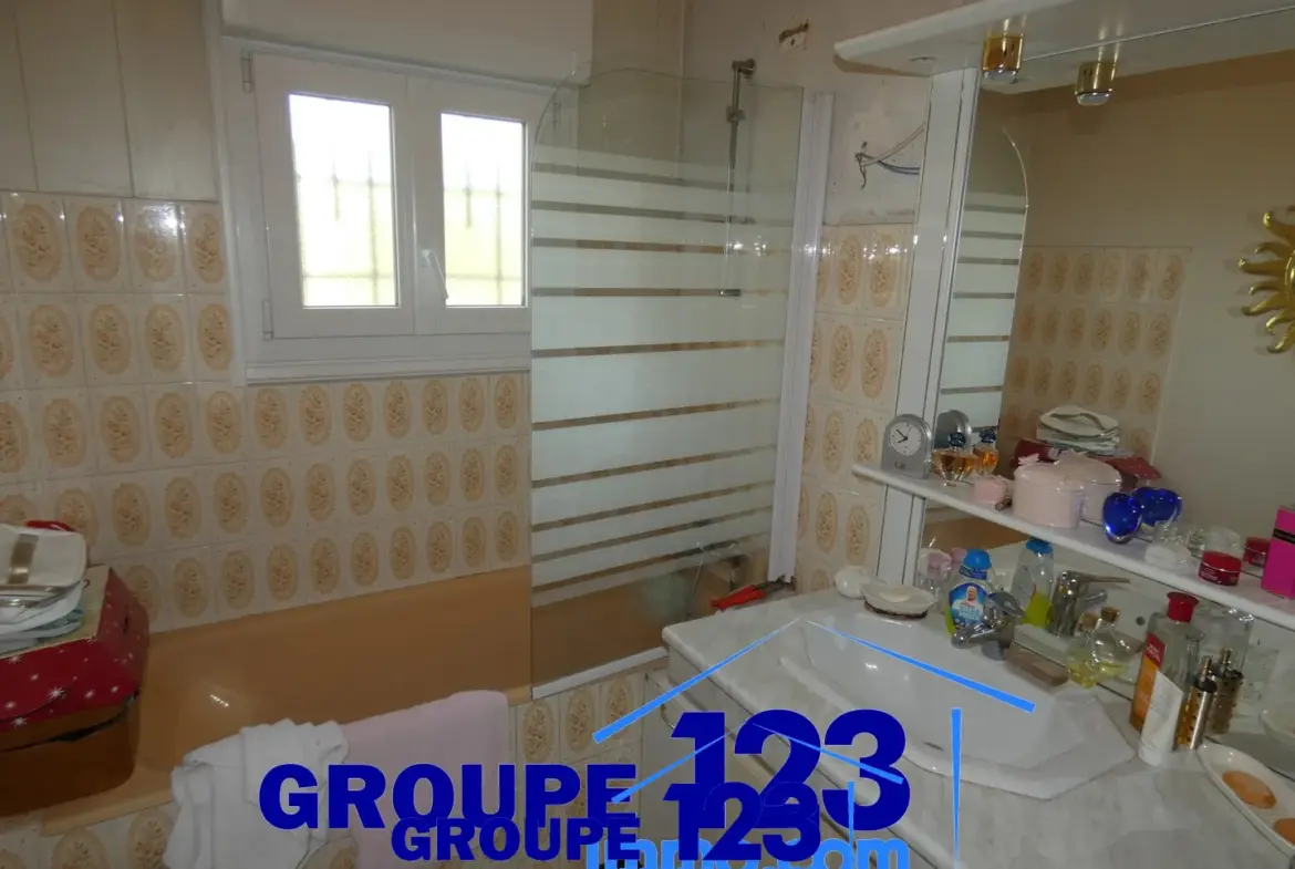 Maison familiale de 3 chambres à Migennes à vendre 