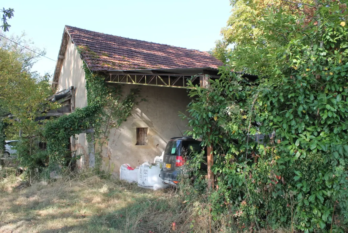 Fermette avec grange à Louroux Bourbonnais sur 2.2 hectares 