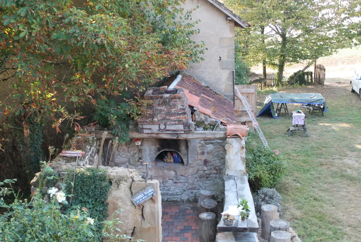 Fermette avec grange à Louroux Bourbonnais sur 2.2 hectares 