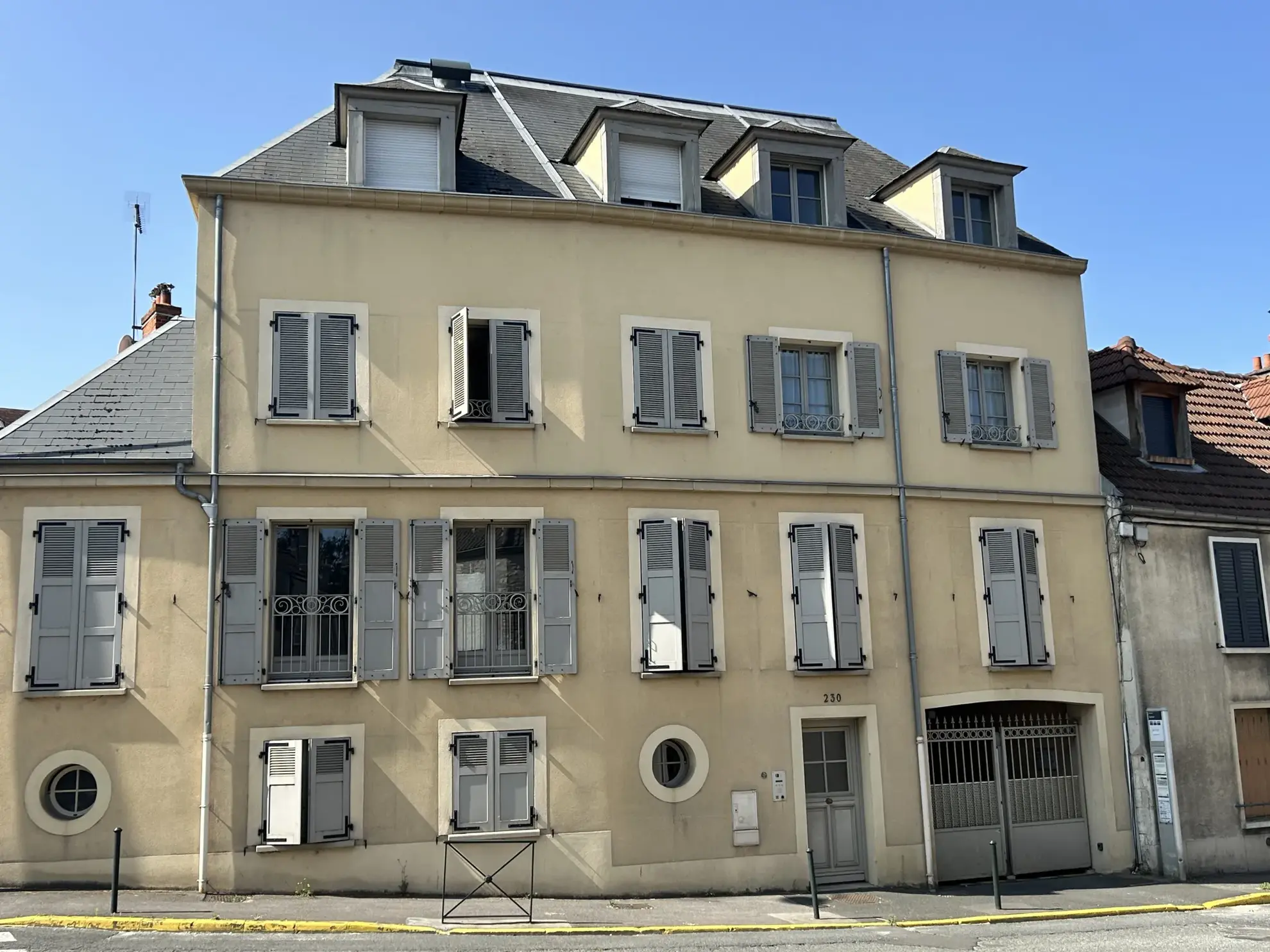 F4 en duplex de 67m² à Etampes avec parking 