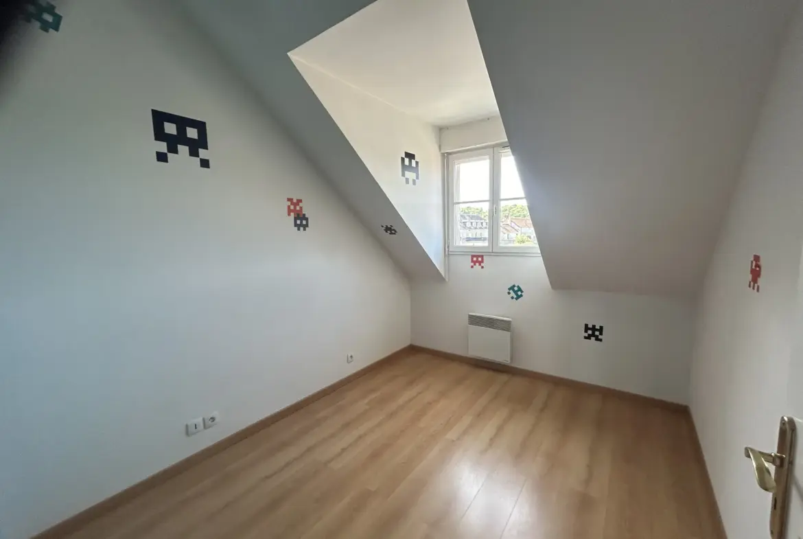 F4 en duplex de 67m² à Etampes avec parking 