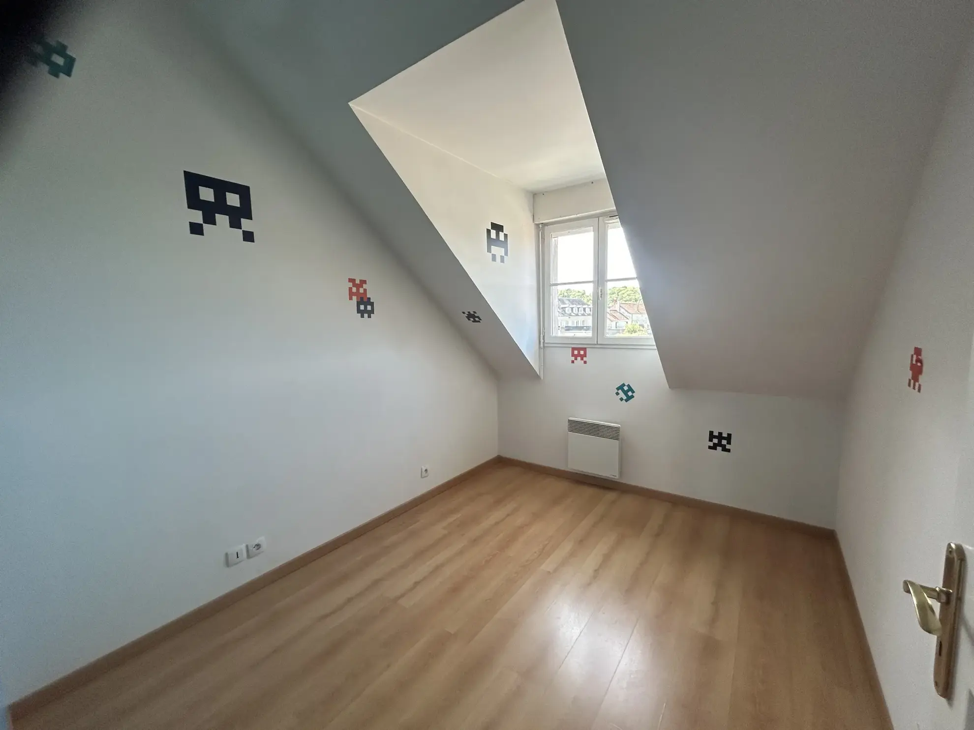 F4 en duplex de 67m² à Etampes avec parking 