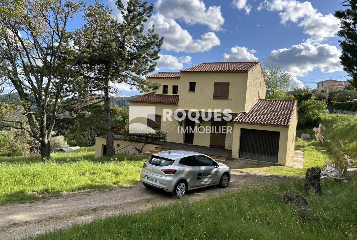 Villa indépendante F5 de 142,50 m2 à Lodève sur 1526 m2 de terrain 