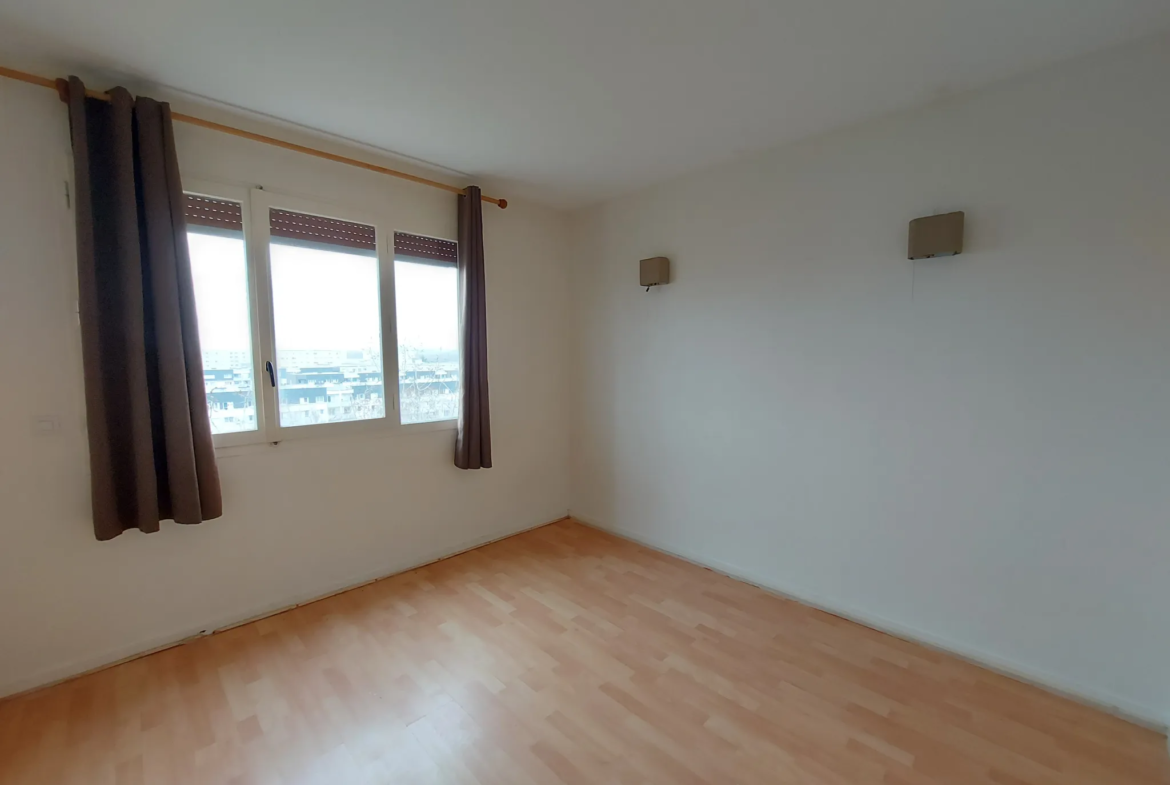 Appartement T4 à vendre dernier étage à Mantes-La-Jolie 