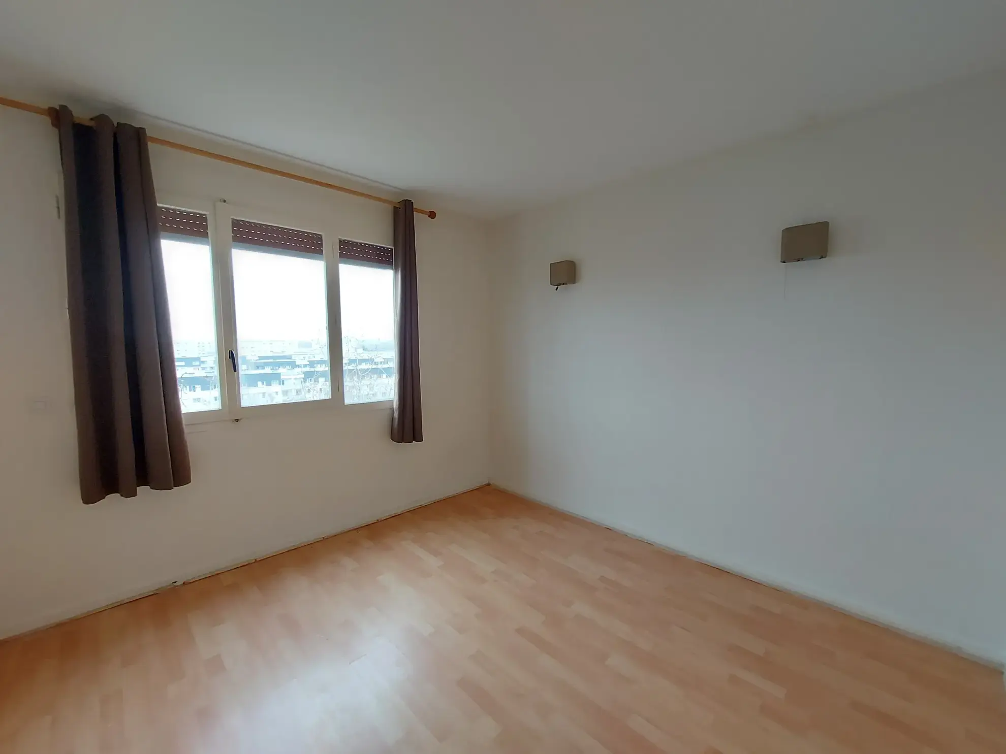 Appartement T4 à vendre dernier étage à Mantes-La-Jolie 