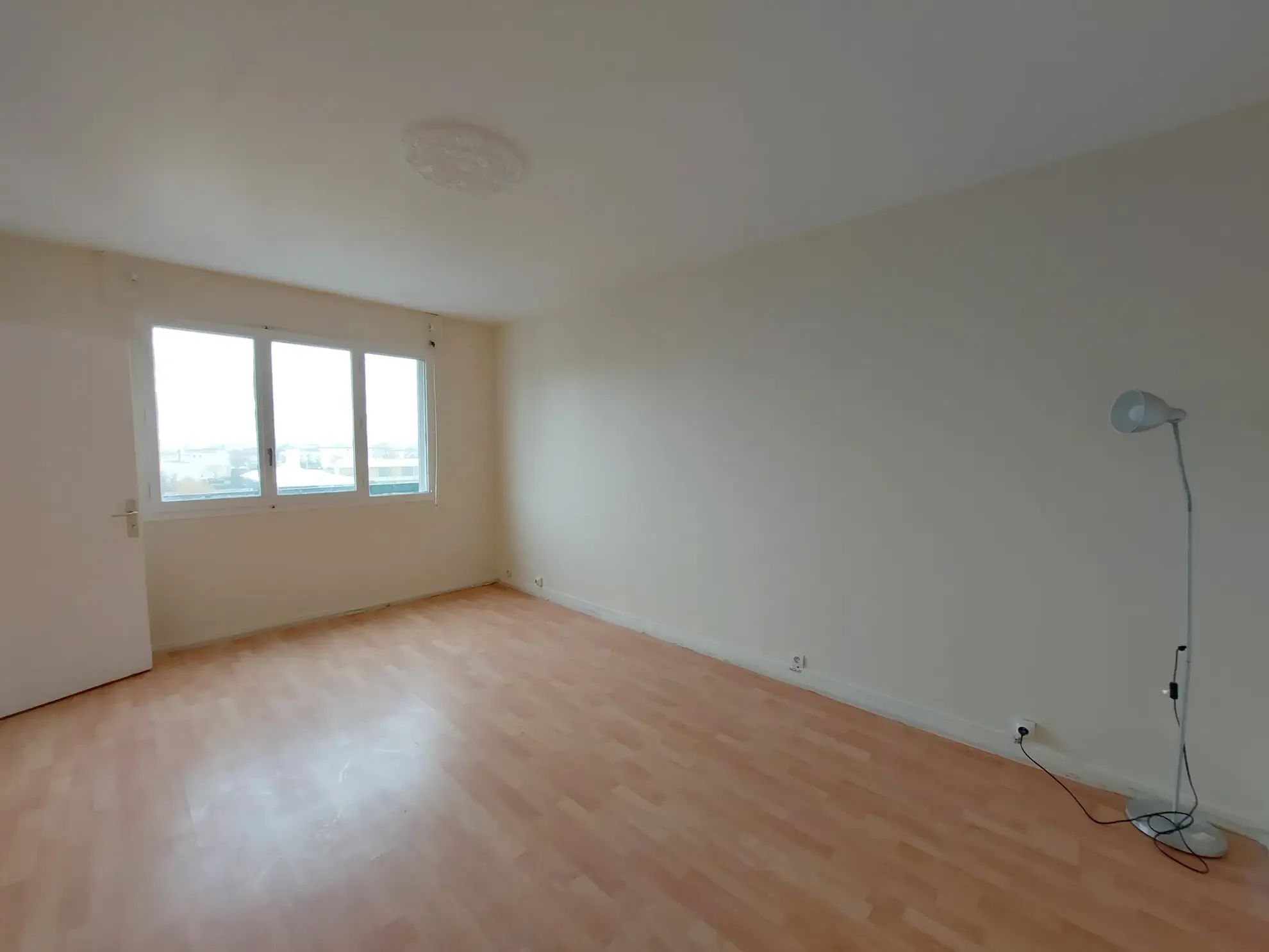 Appartement T4 à vendre dernier étage à Mantes-La-Jolie 