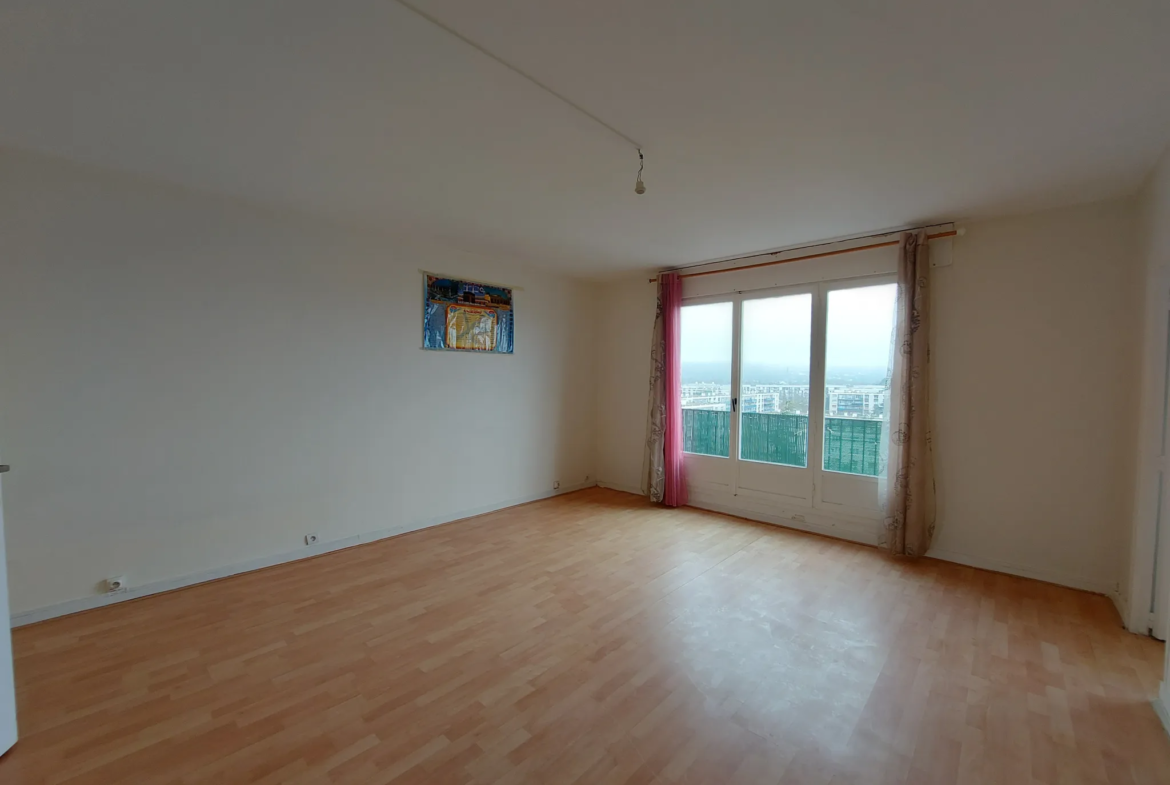 Appartement T4 à vendre dernier étage à Mantes-La-Jolie 