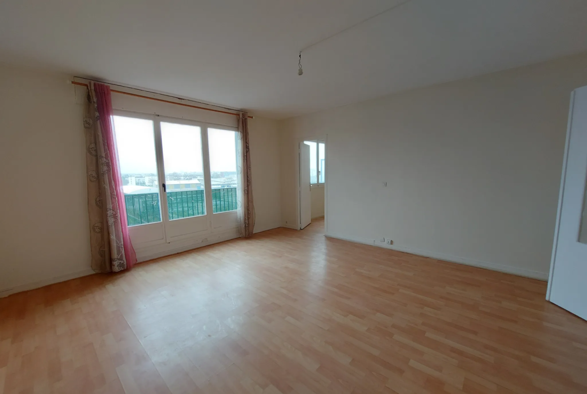 Appartement T4 à vendre dernier étage à Mantes-La-Jolie 