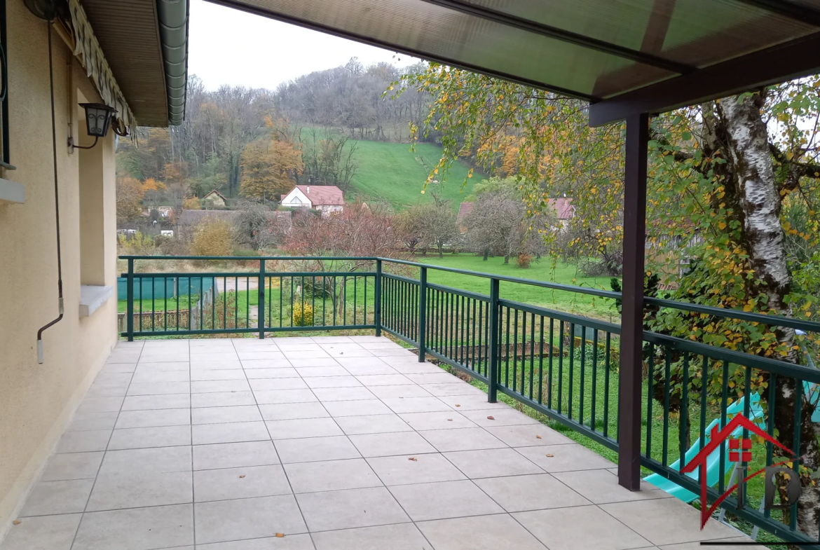 Pavillon sur sous-sol avec grand jardin à Montmorot 