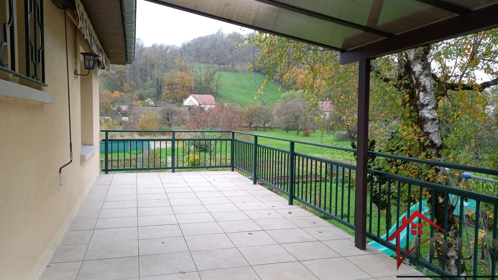 Pavillon sur sous-sol avec grand jardin à Montmorot 