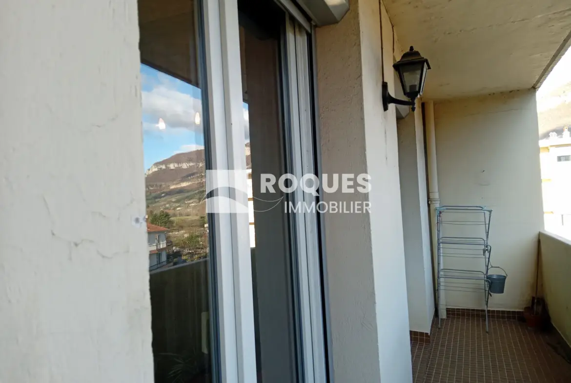 À vendre : Appartement T3 à Millau avec terrasse et balcon 