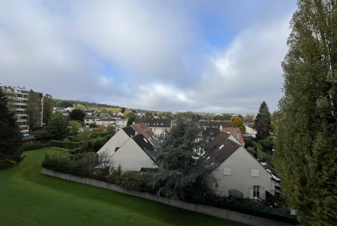 Appartement T2 lumineux à Fontenay-Le-Fleury 