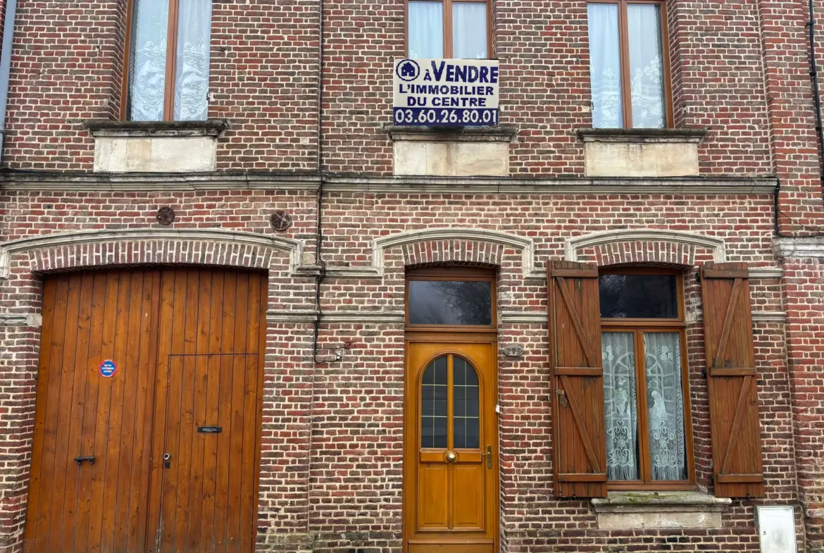 Maison de ville spacieuse à vendre à Abbeville avec garage 