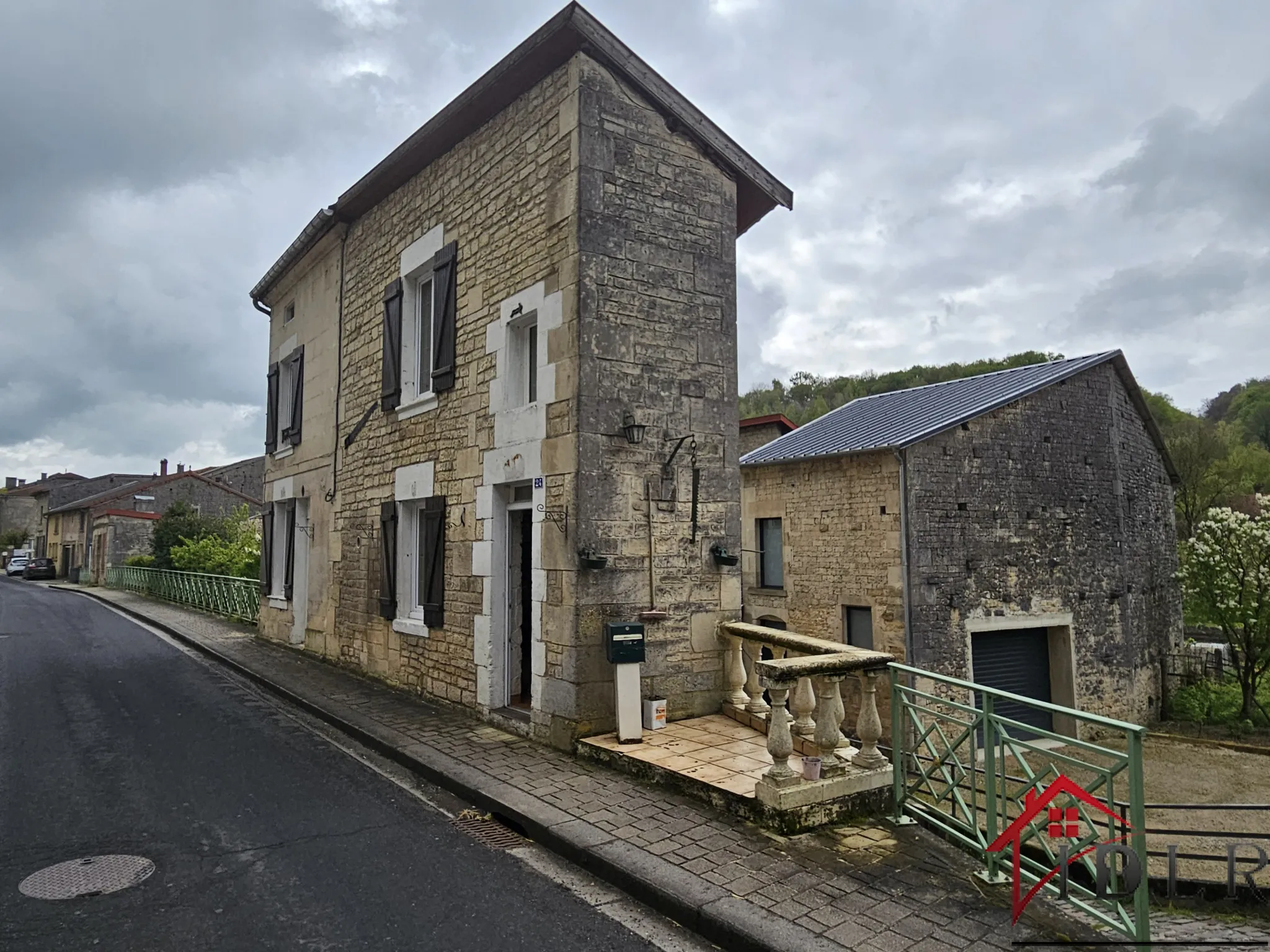 Maison Atypique 58 m² à Chevillon - Idéal Investisseur 