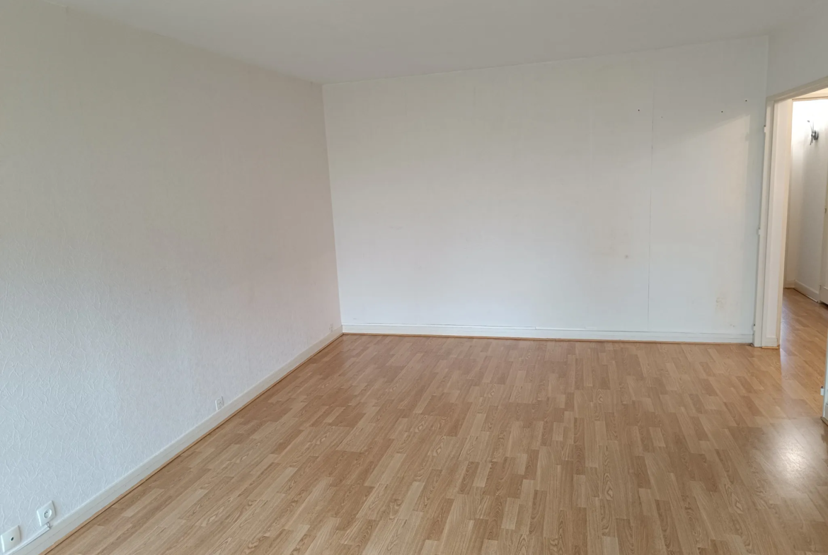 Appartement F2 de 53 m² à Plaisir avec parking et cave 