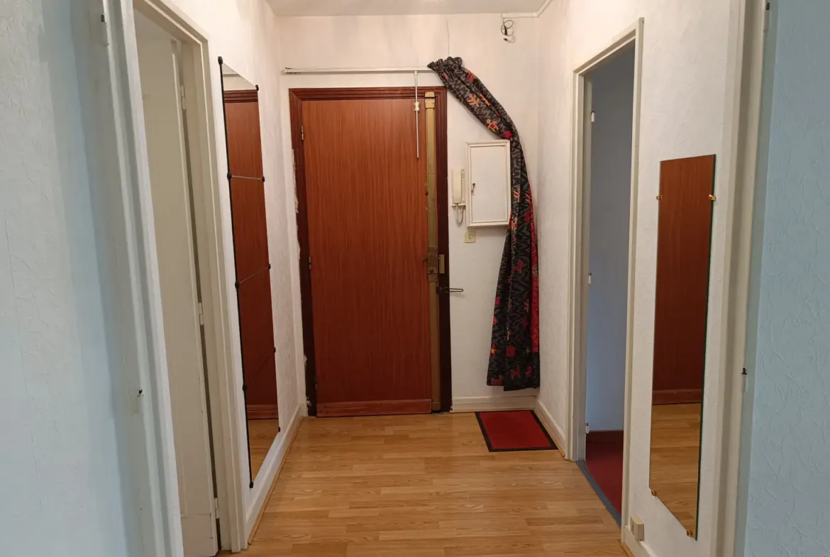 Appartement F2 de 53 m² à Plaisir avec parking et cave 