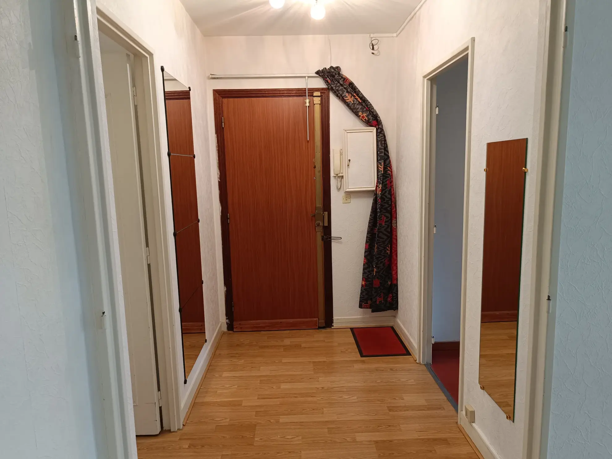 Appartement F2 de 53 m² à Plaisir avec parking et cave 