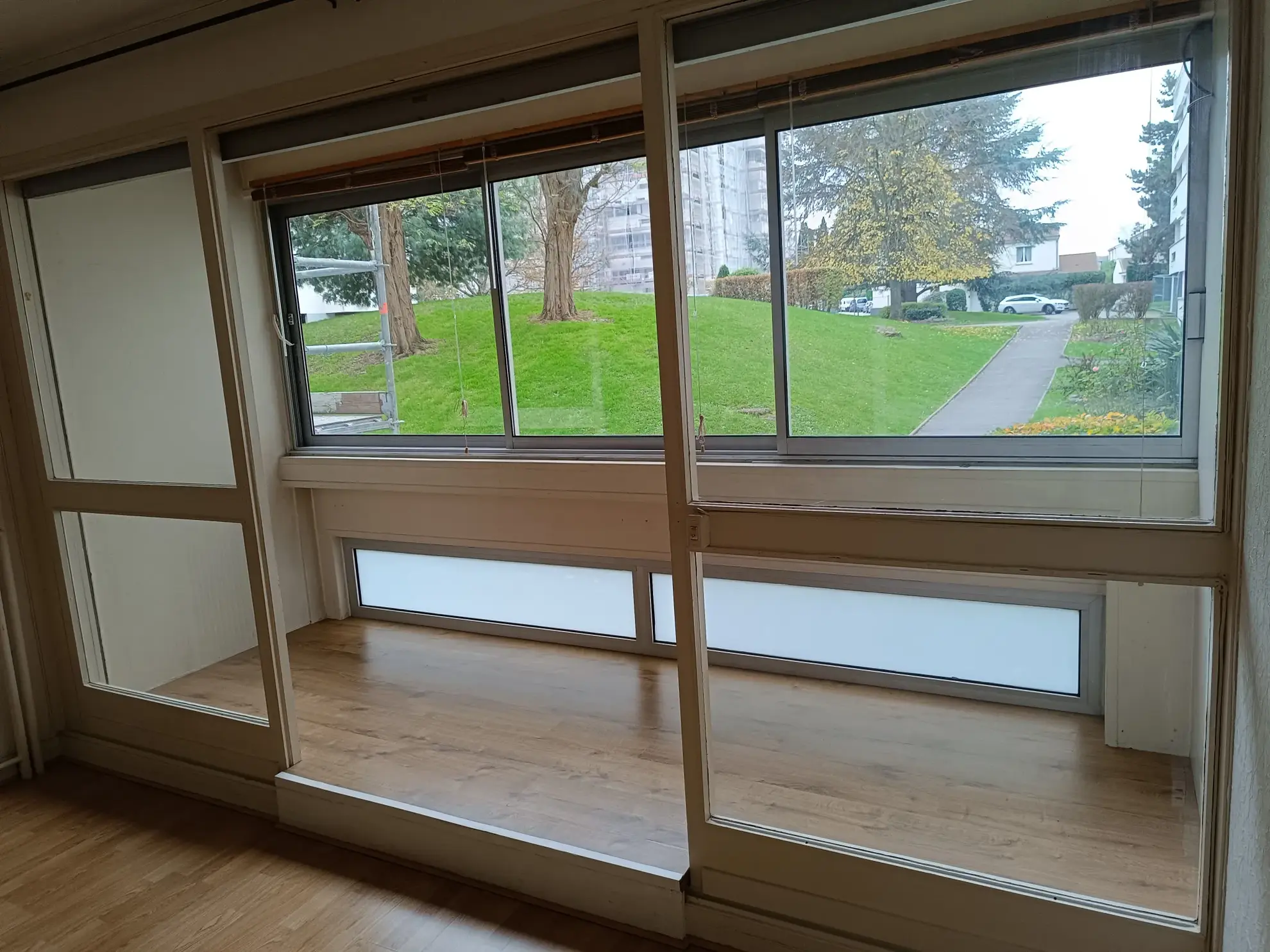 Appartement F2 de 53 m² à Plaisir avec parking et cave 