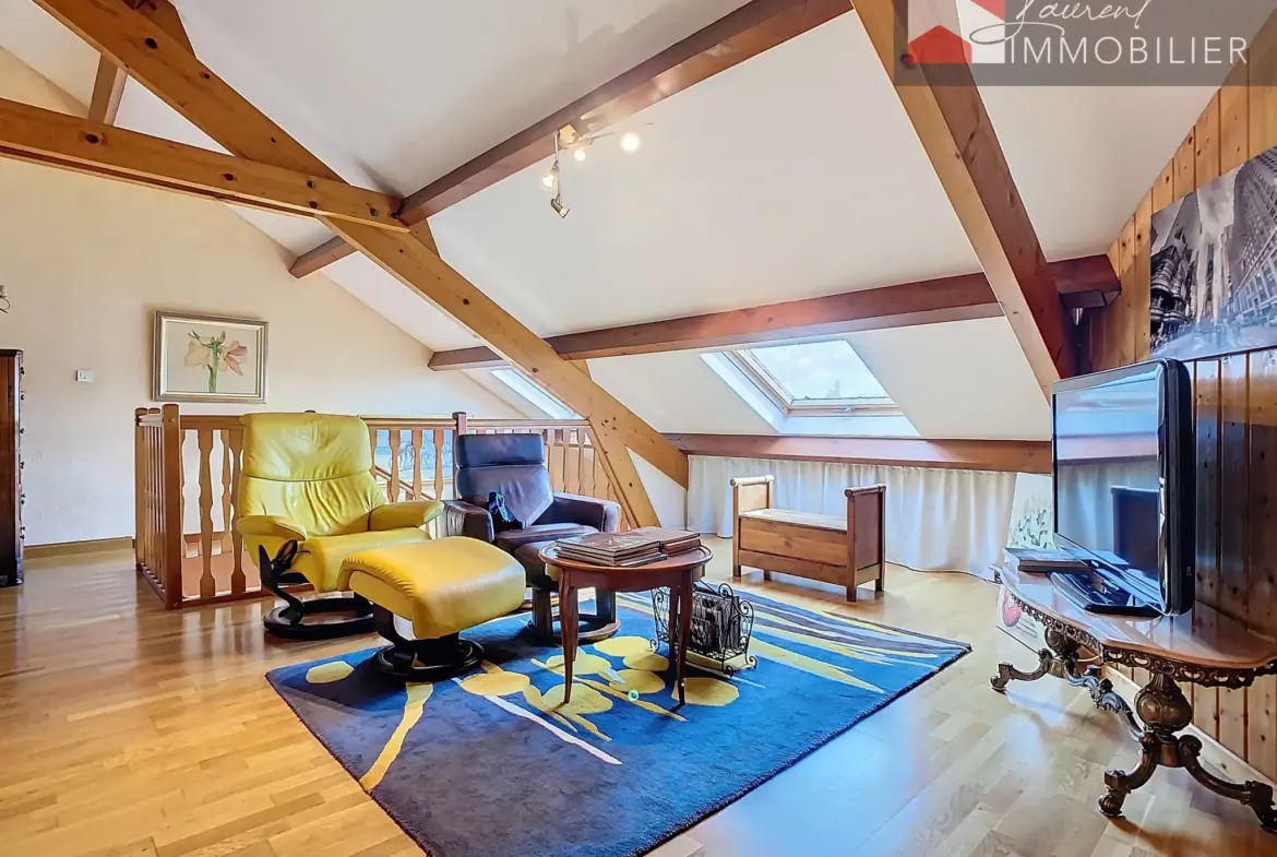 À vendre : Grande maison à Romenay avec 3 chambres et terrasses 