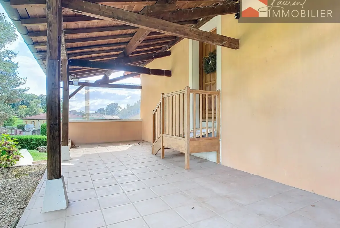 À vendre : Grande maison à Romenay avec 3 chambres et terrasses 