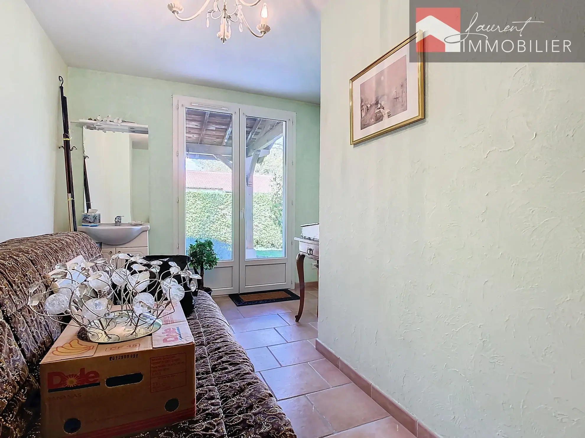 À vendre : Grande maison à Romenay avec 3 chambres et terrasses 