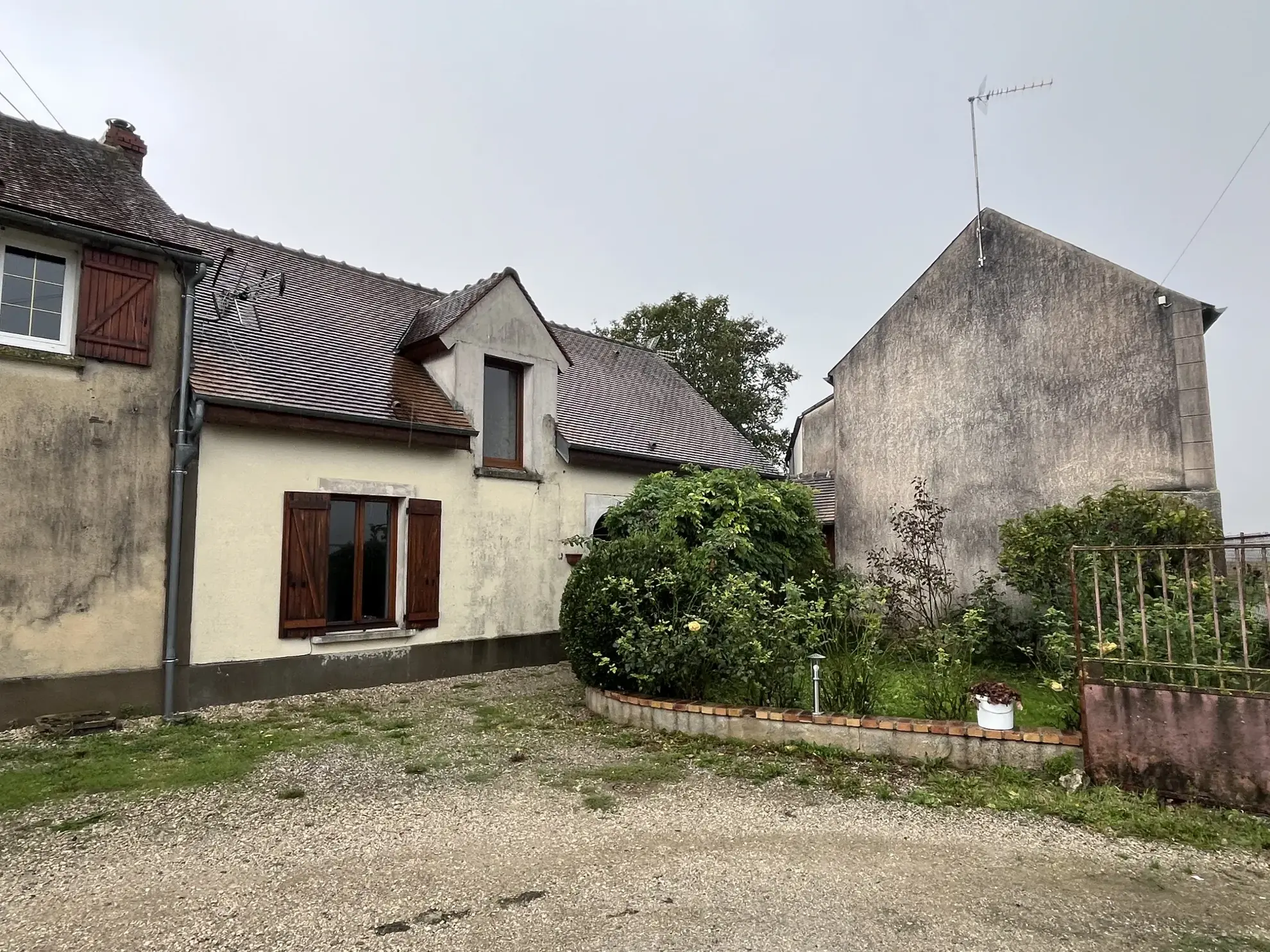 Maison en pierre rénovée à Andonville avec terrain de 1390 m2 