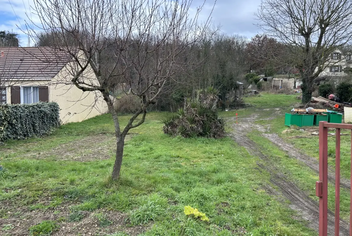 Terrain à bâtir de 1219 m² à Etampes, près du RER C 