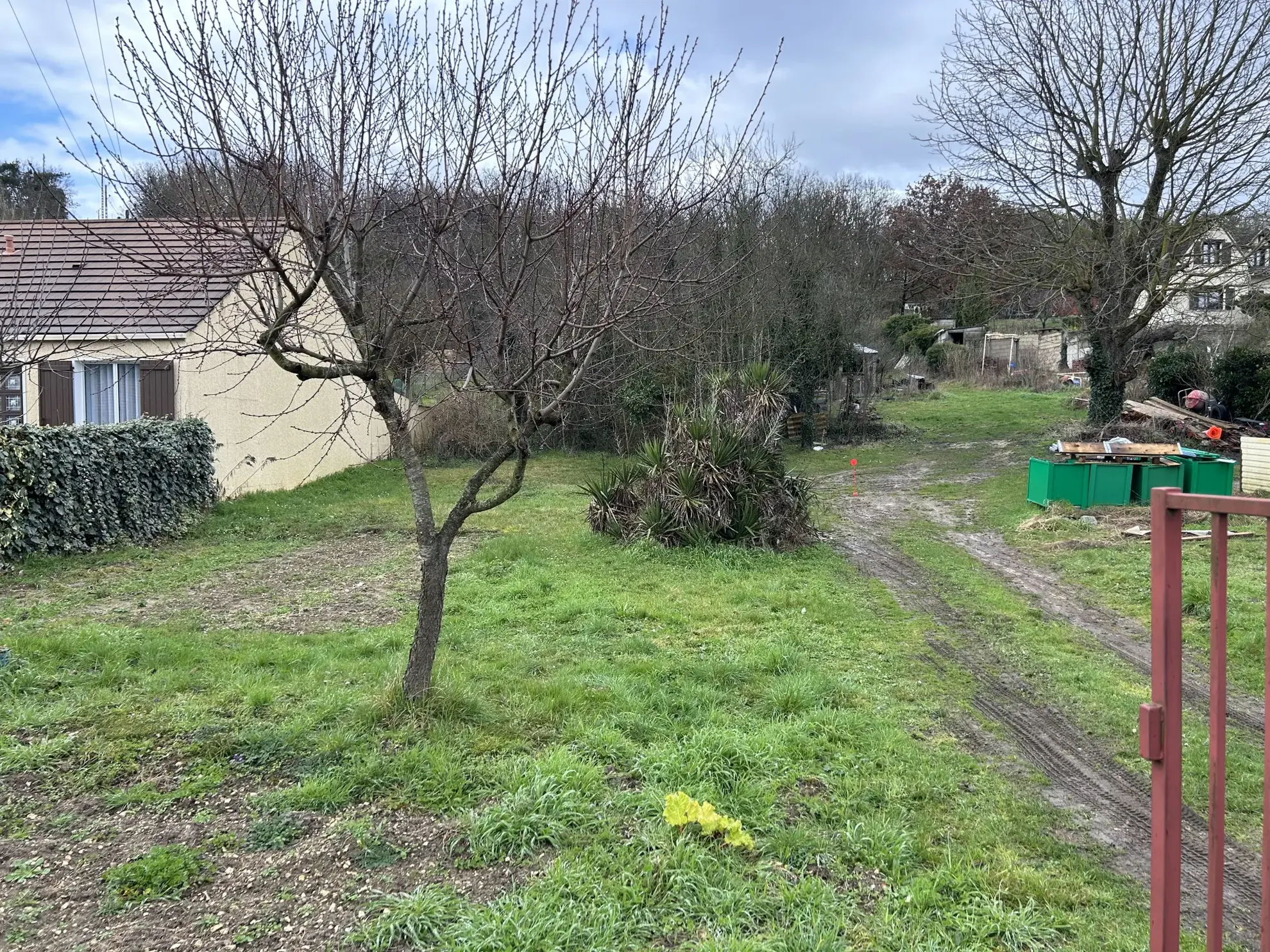 Terrain à bâtir de 1219 m² à Etampes, près du RER C 