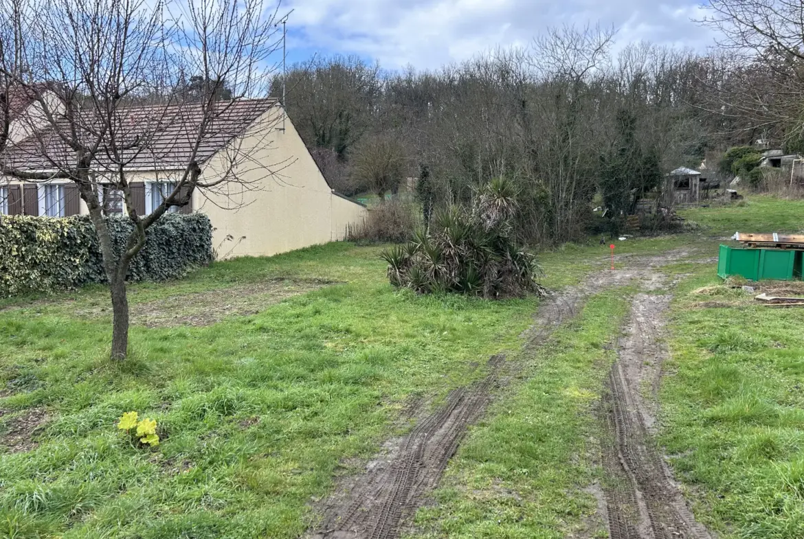 Terrain à bâtir de 1219 m² à Etampes, près du RER C 