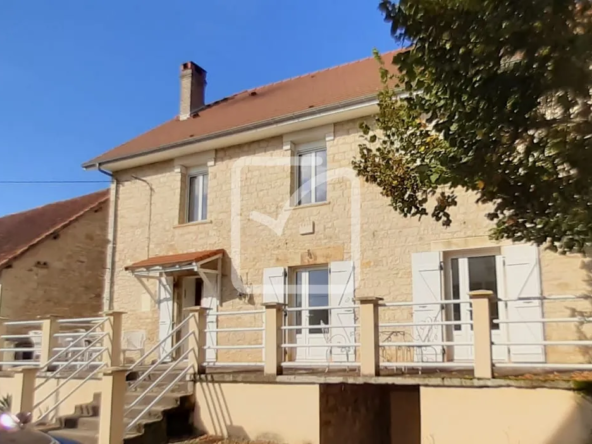 Maison d'habitation rénovée avec grange et dépendances