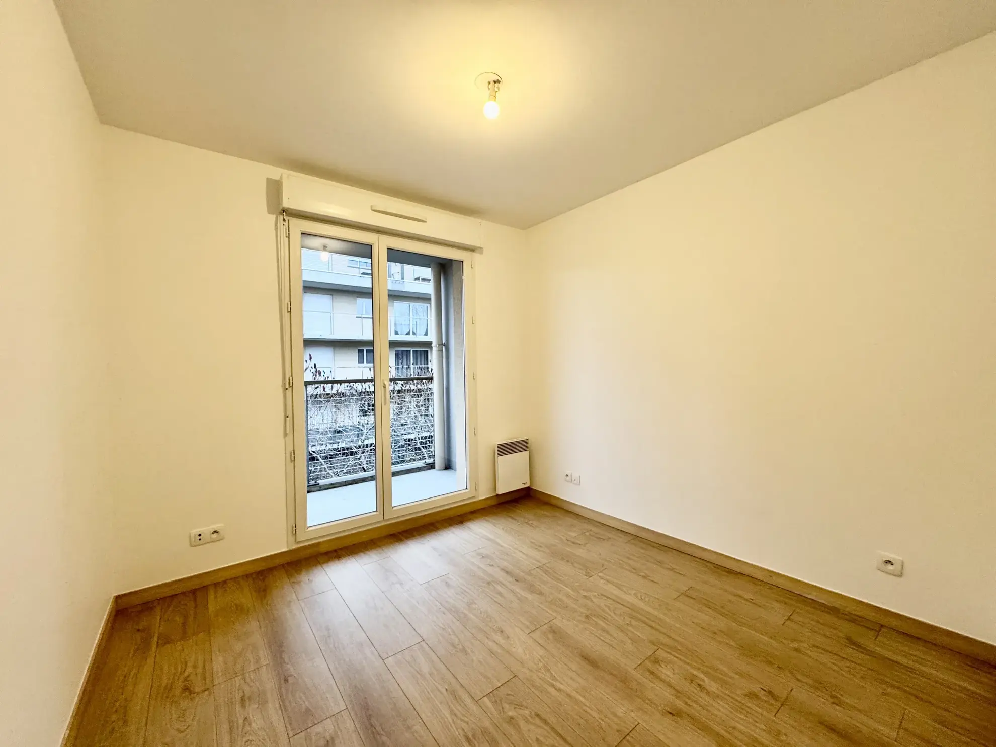 Vente d'un Appartement de Type 3 à Tourcoing avec Balcon et Garage 