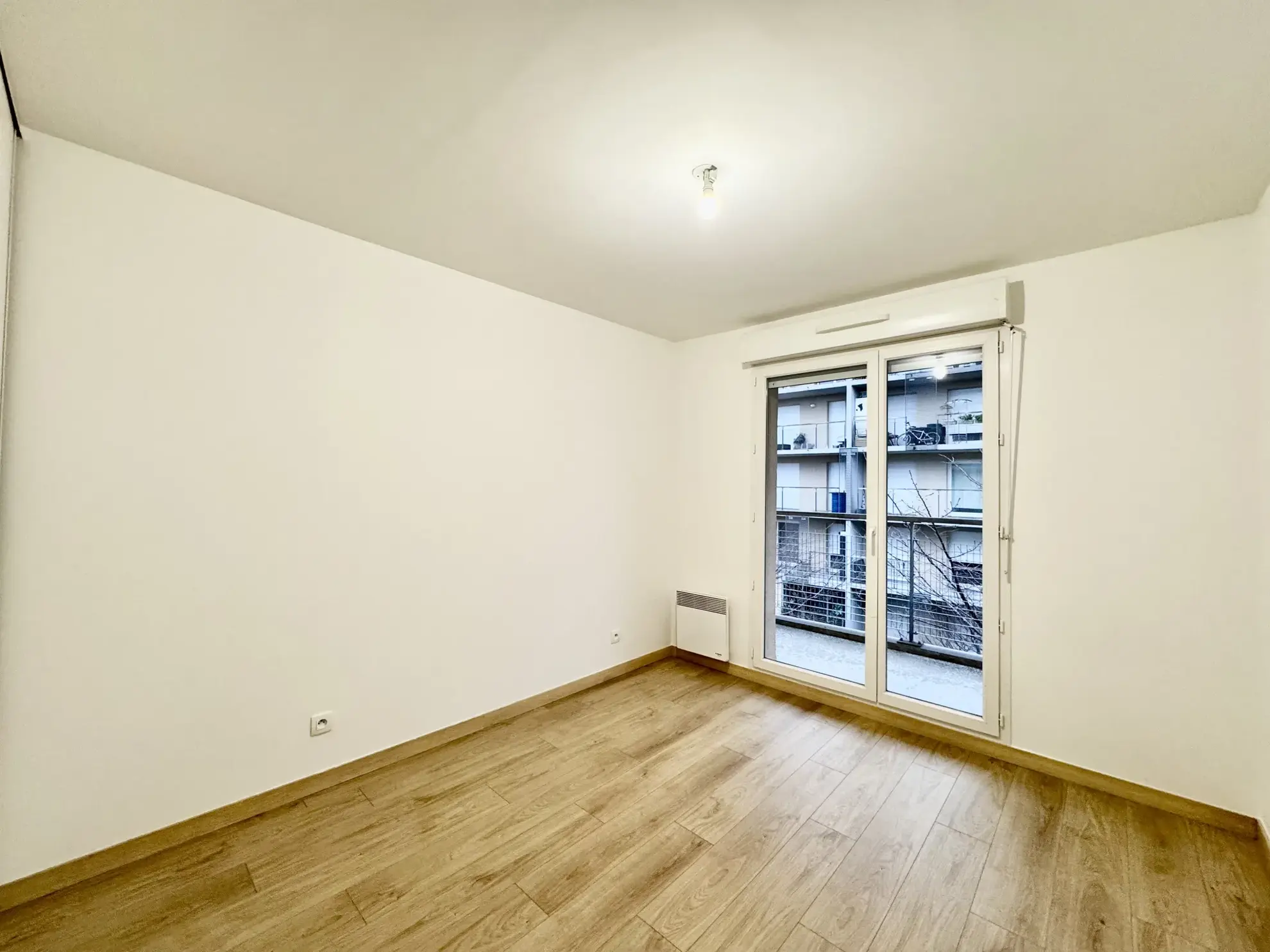 Vente d'un Appartement de Type 3 à Tourcoing avec Balcon et Garage 