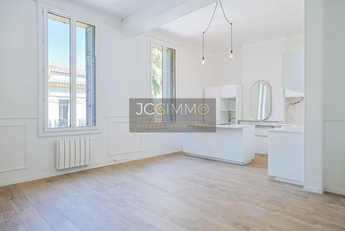 Appartement T3 rénové de 81 m2 à Hyères - Quartier Gare 