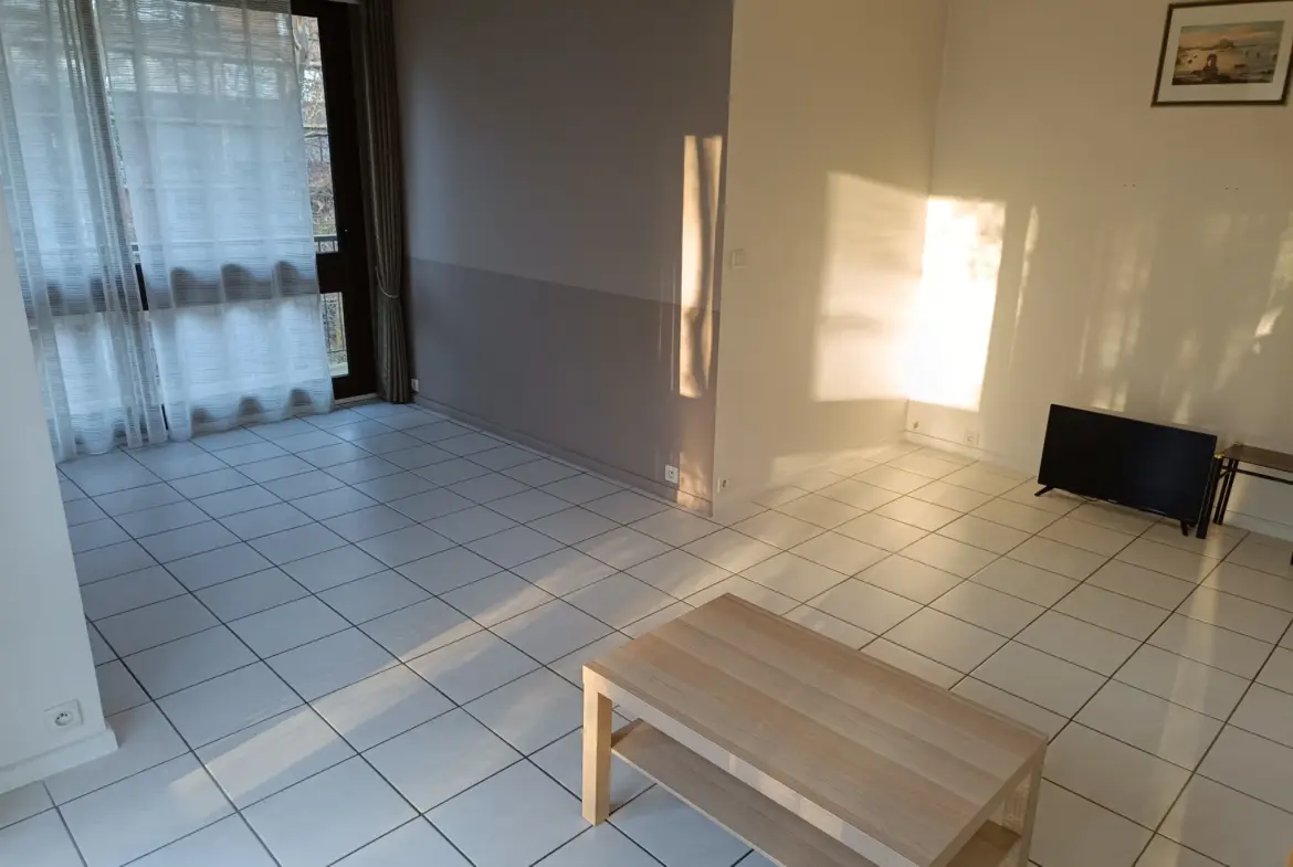 Appartement traversant 5 pièces à Fontenay-le-Fleury 