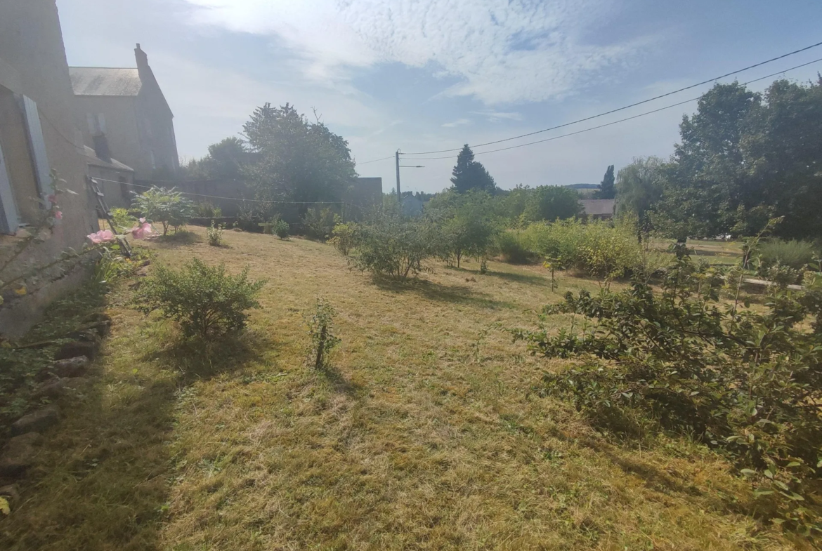 Jolie maison en pierre à vendre à Cercy la Tour 