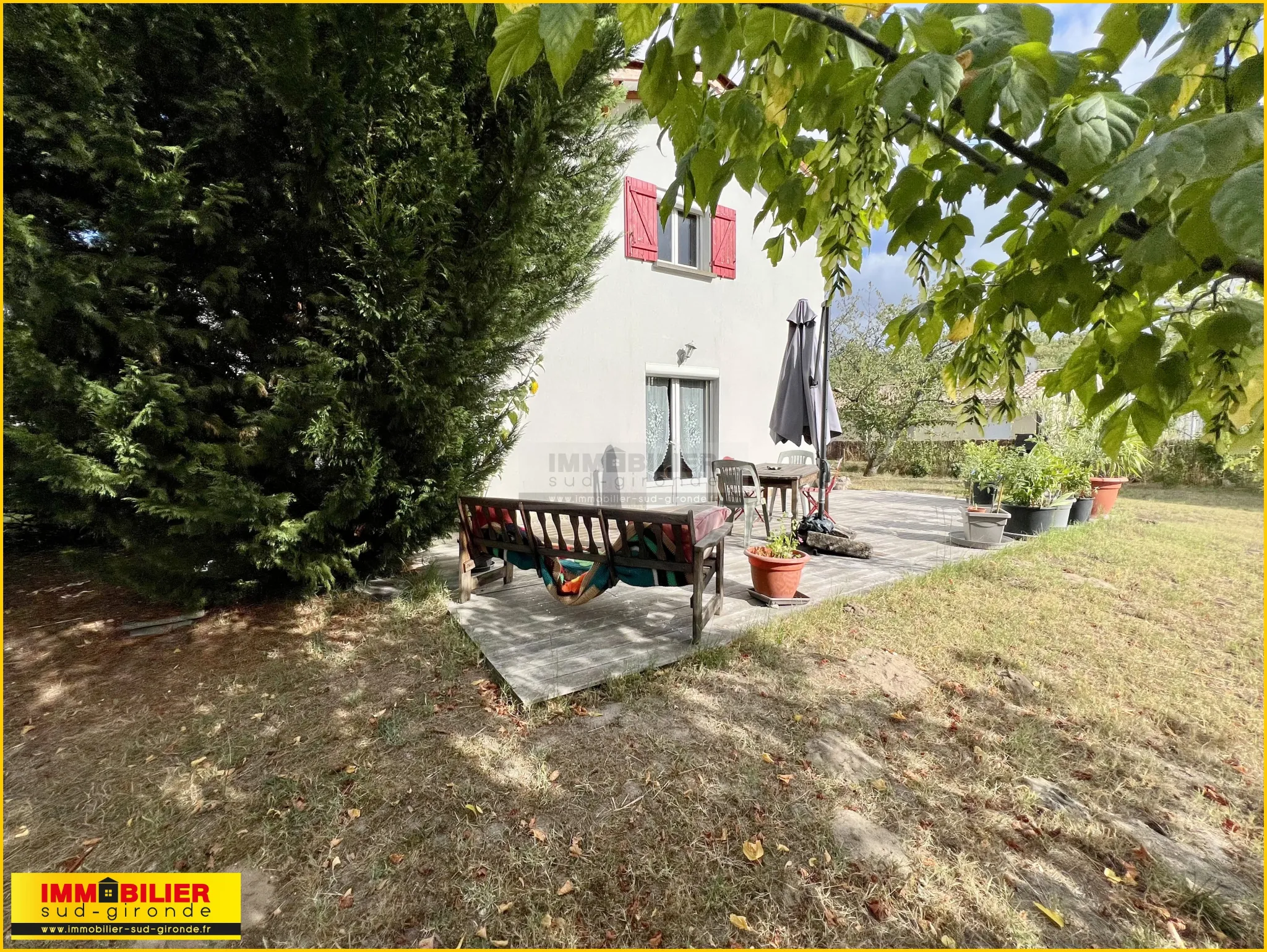 Maison Familiale à Landiras - 3 Chambres et Jardin 