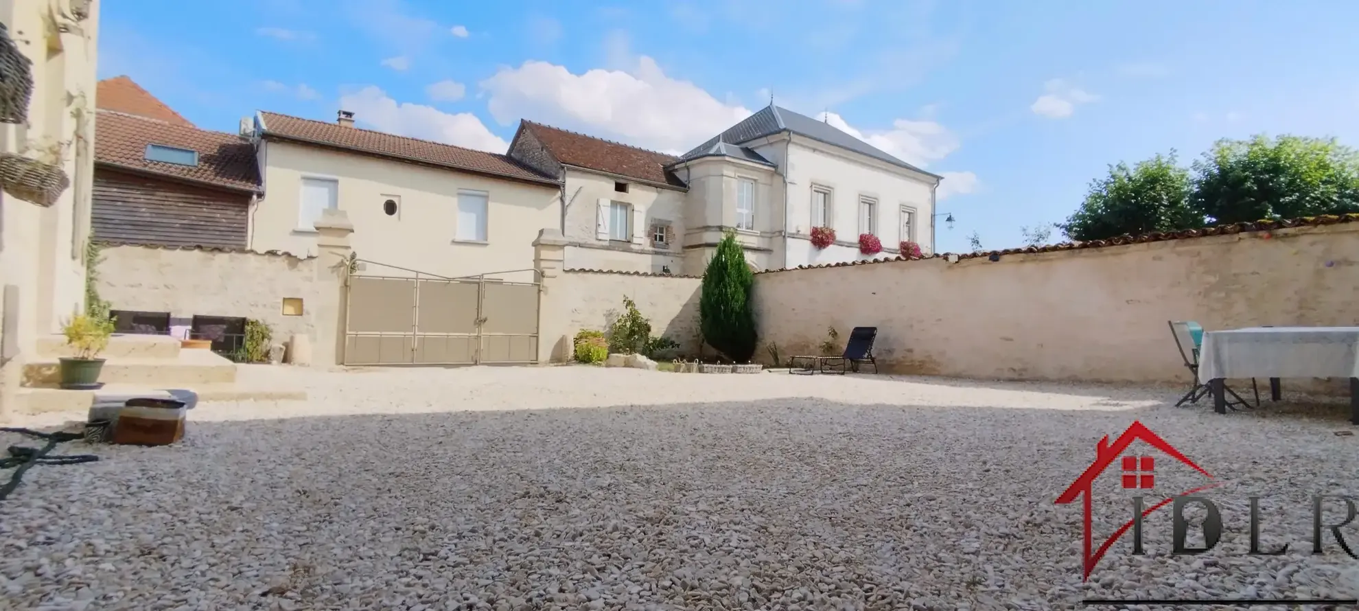 Maison de village rénovée 160 m² à Champignol lez Mondeville 