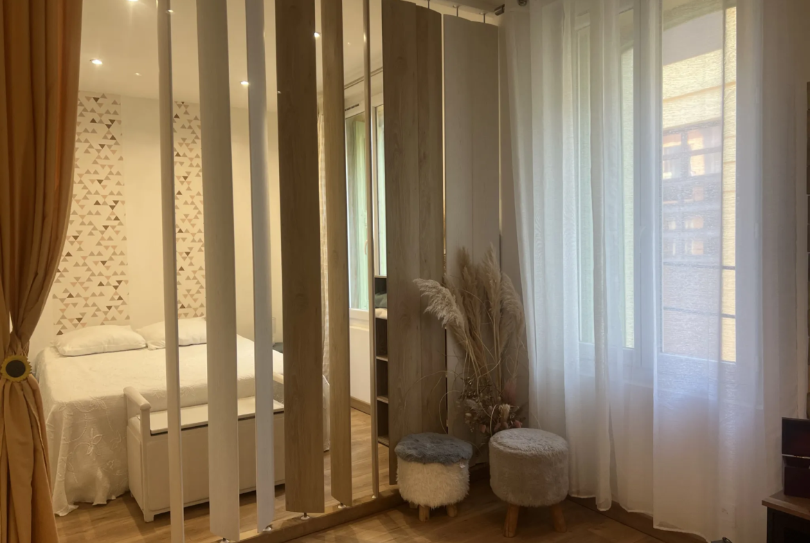 À vendre : appartement rénové de 2 chambres à Port-Vendres 