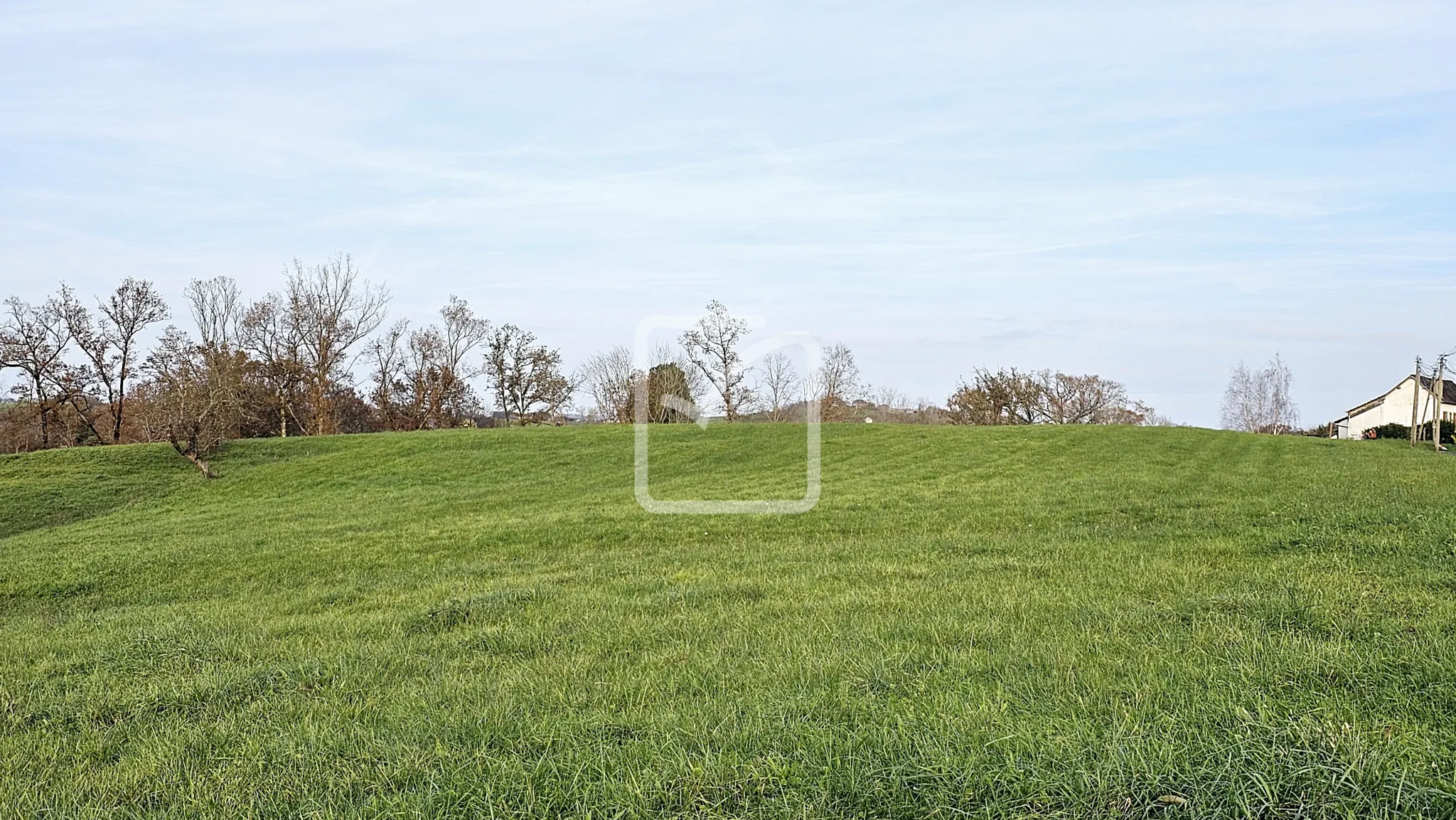 Beau terrain à vendre à Mansac avec vue dégagée 