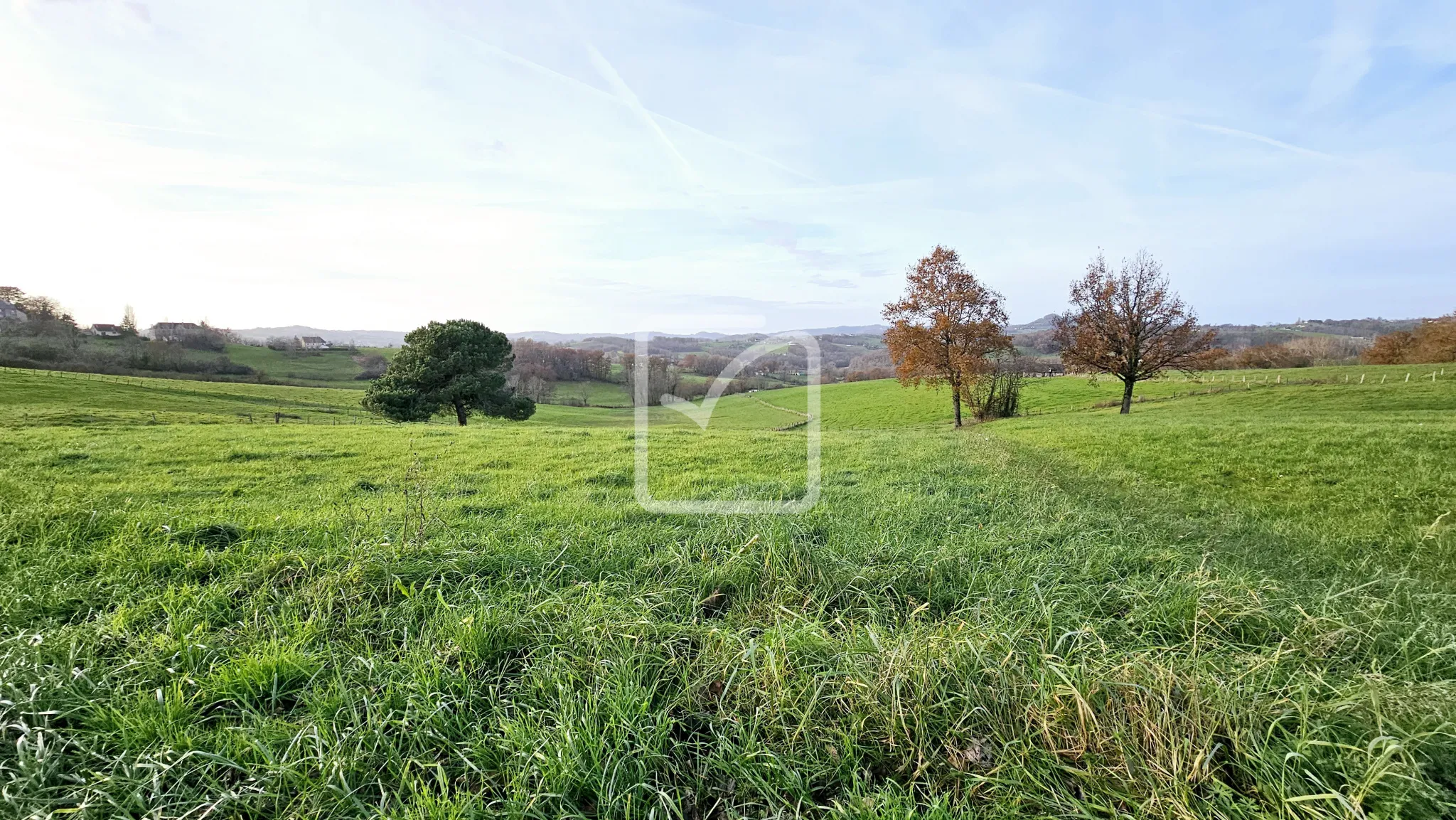 Beau terrain à vendre à Mansac avec vue dégagée 