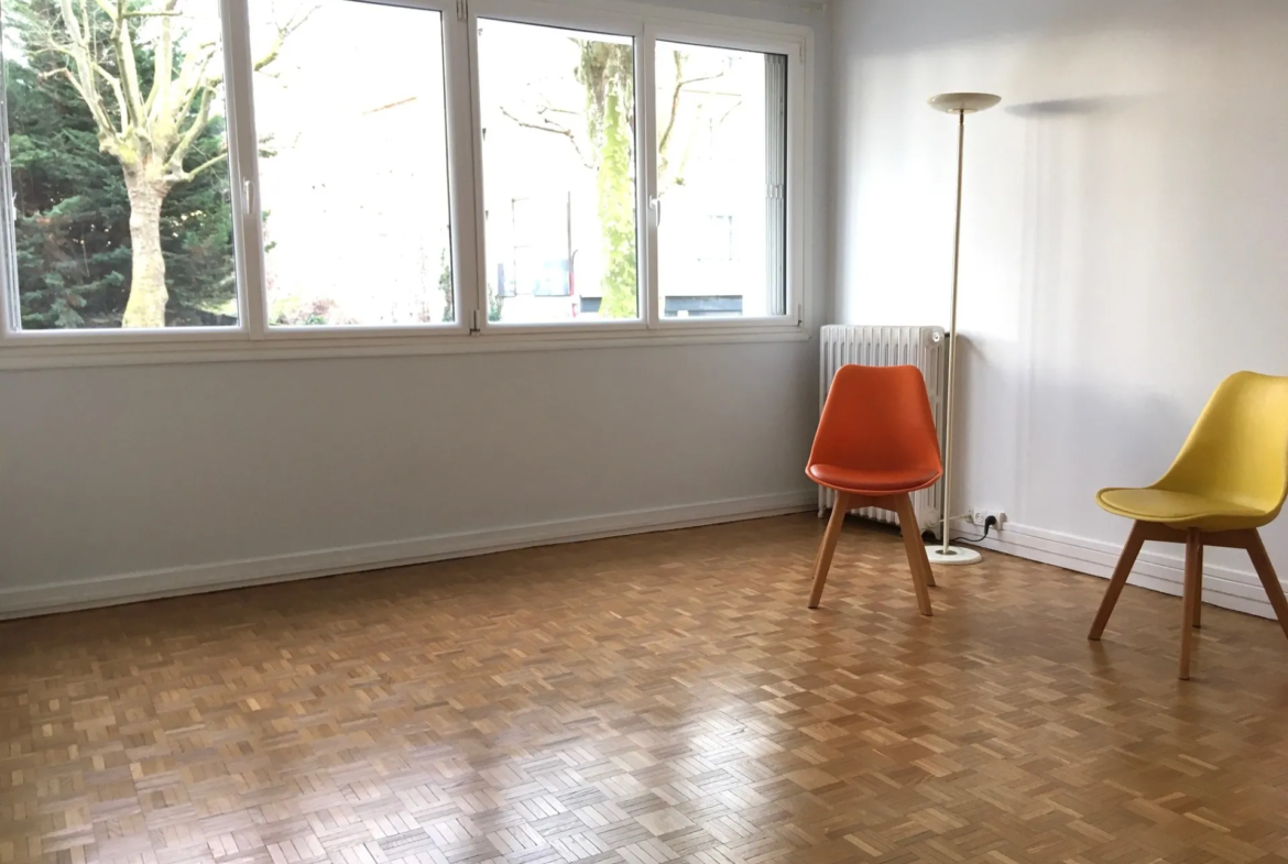 Appartement de 3 pièces lumineux à vendre à Villejuif 