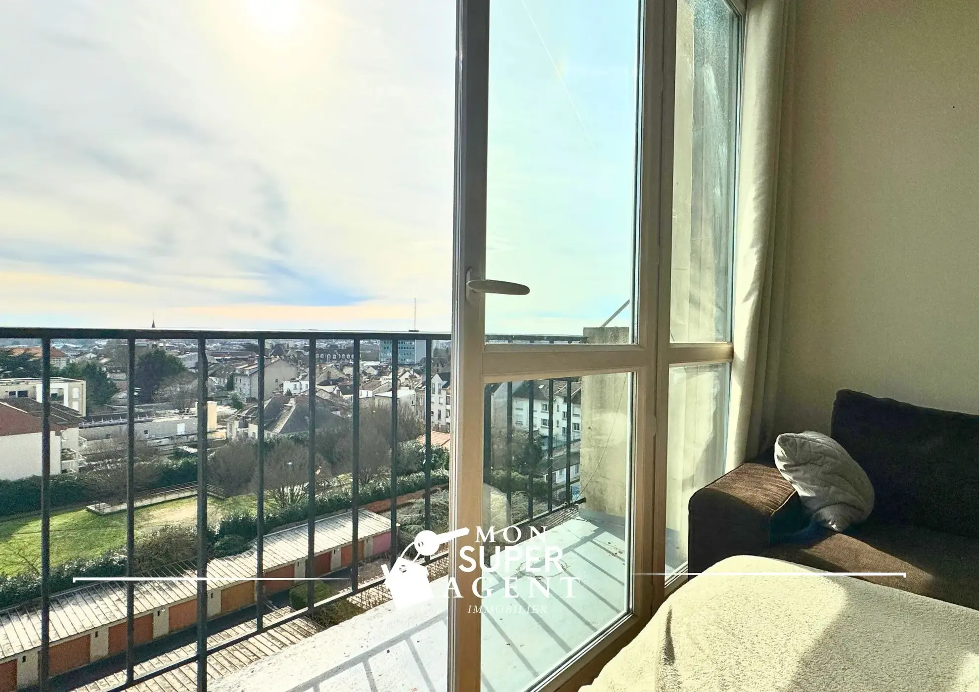 Appartement T4 lumineux avec balcons à Melun 