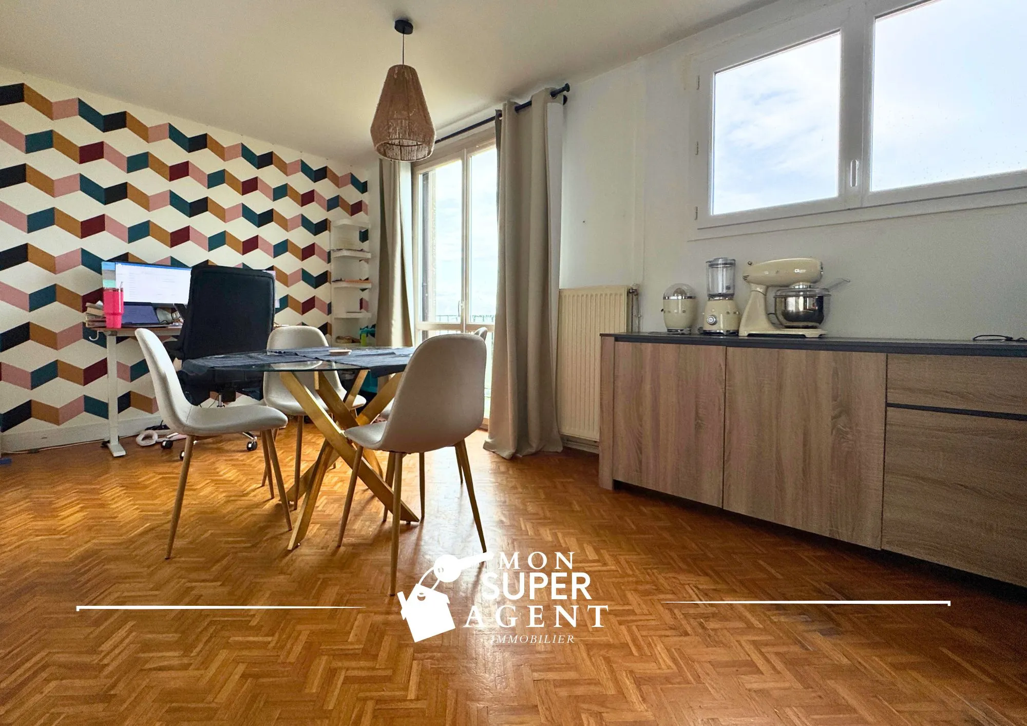 Appartement T4 lumineux avec balcons à Melun 