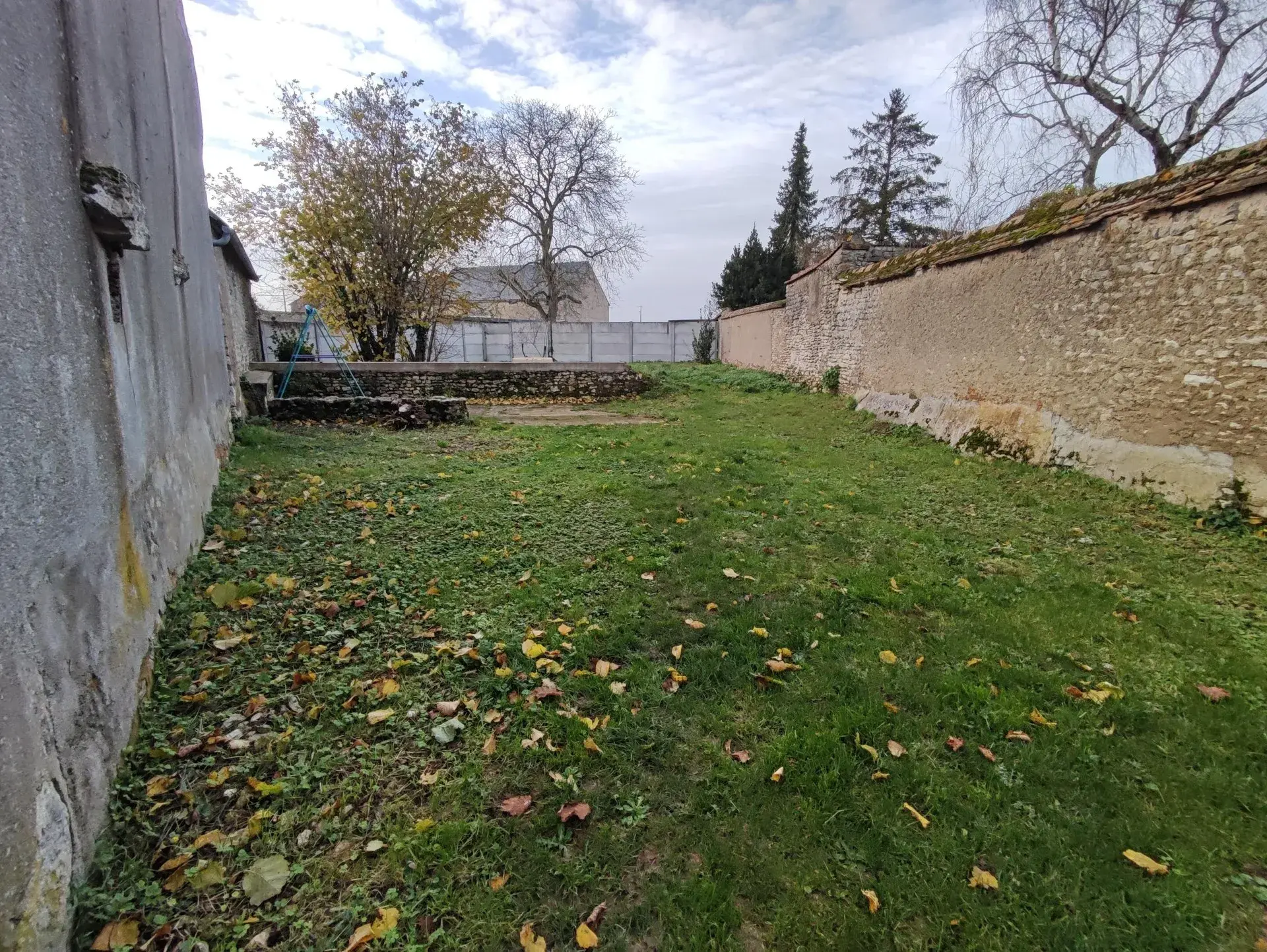 Maison ancienne rénovée à vendre dans un village paisible de Fresnay l'Évêque 