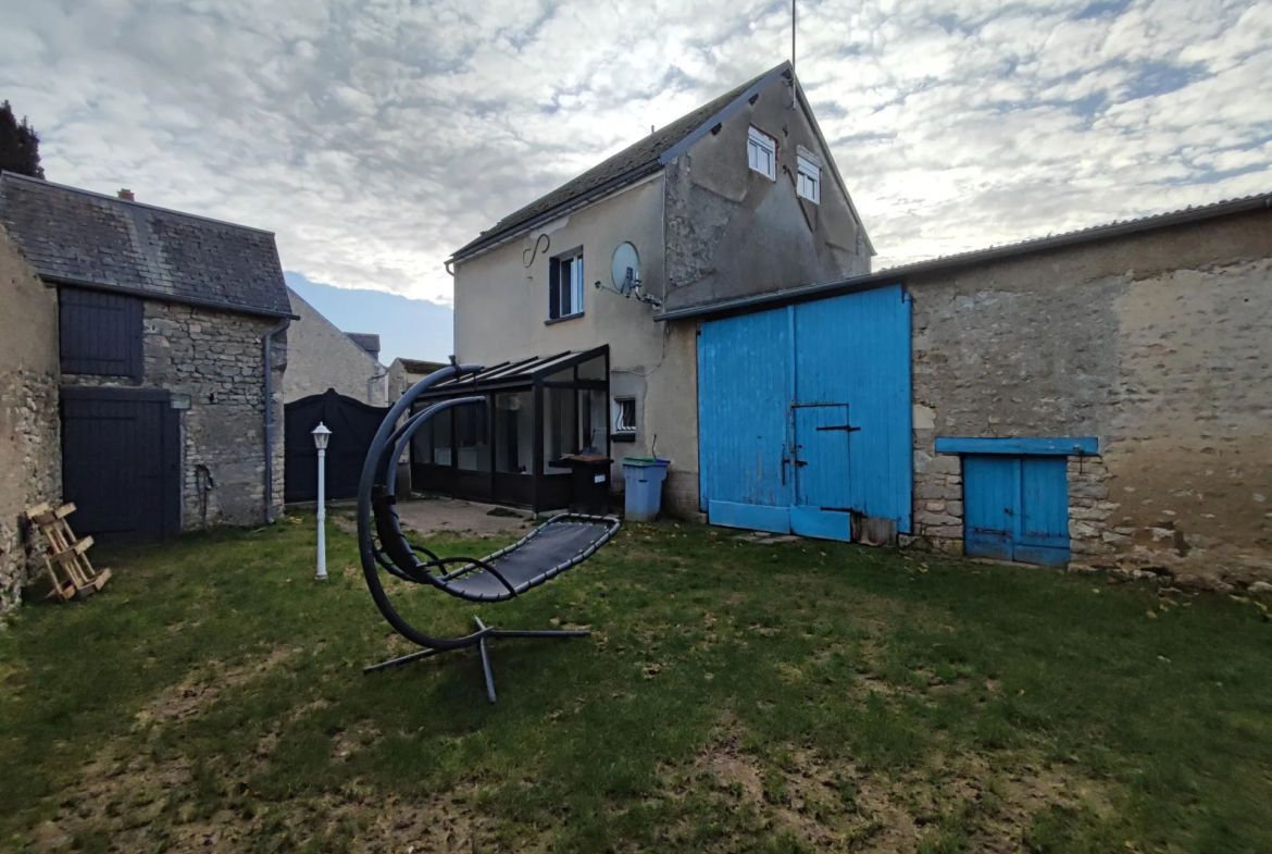 Maison ancienne rénovée à vendre dans un village paisible de Fresnay l'Évêque 